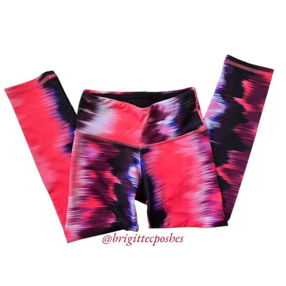 FLYWHEEL Cropped Bright Red Multi-colored Legging - Picture 1 of 6